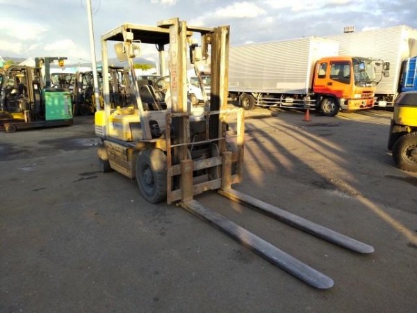 Xe nâng hàng Komatsu 2,5 tấn -11