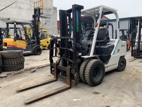 Xe nâng Unicaries 3 tấn Gật Gù