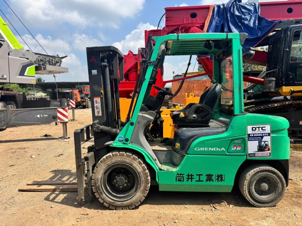 XE NÂNG MITSUBISHI FDE30T