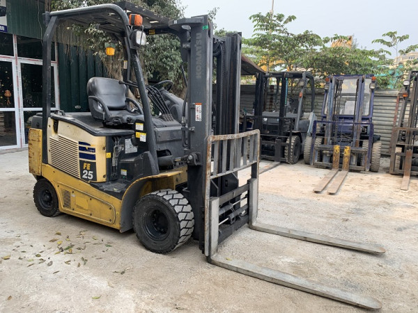 Xe Nâng Điện Komatsu FE25-1 Dịch Càng