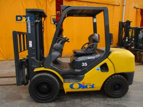 Xe nâng Komatsu FD35-17 chui cont 