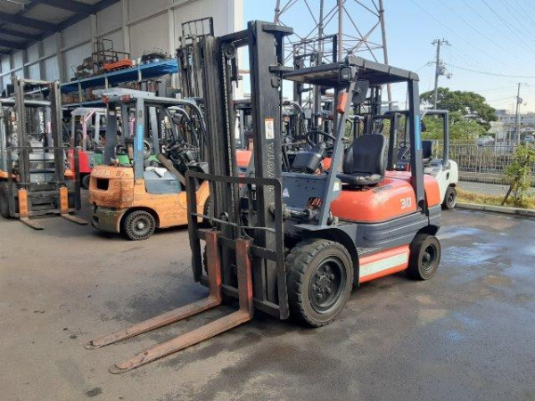Xe nâng hàng TOYOTA 3 tấn