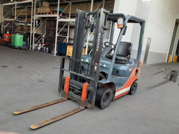 Xe nâng Toyota 1,5 Tấn Dịch Giá