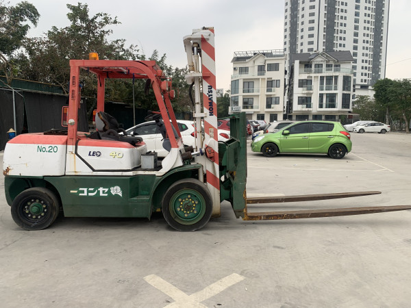 Xe nâng Komatsu 4 tấn Gật Gù Lốp Kép